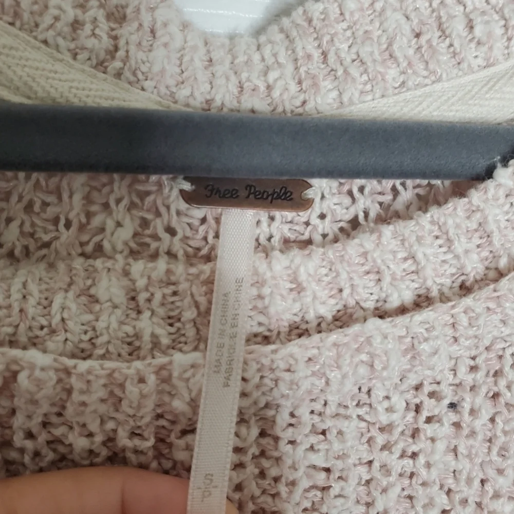 Free People excellent pale